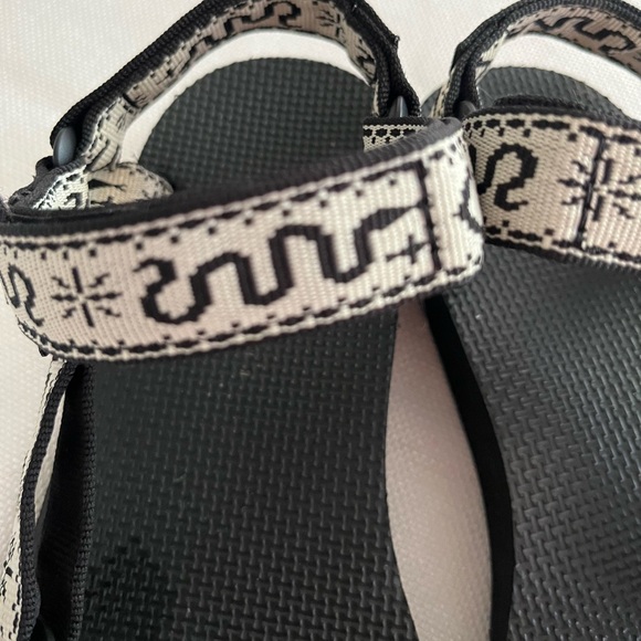 Teva black and white sandals - Picture 2 of 5